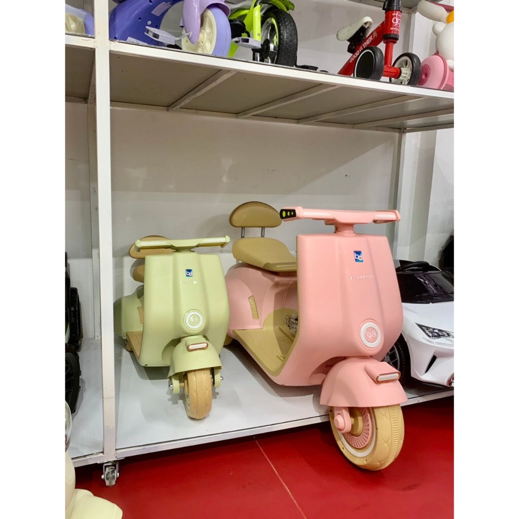 Scooter électrique Vespa Junior 12V - Age 5 à 12 ans